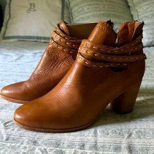Frye Naomi Pickstitch Bootie in Cognac